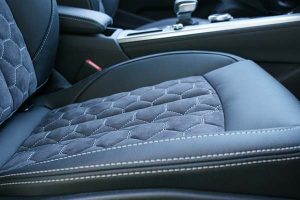 Audi A4 Buffalino Leder Alcantara Zwart Honingraadpatroon detail