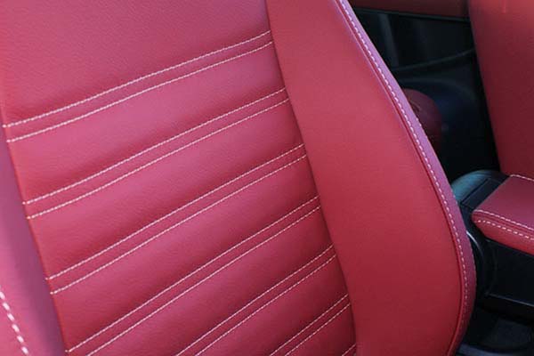 Volkswagen Beetle Sport Buffalino Leder Rood Geel stiksel Detail