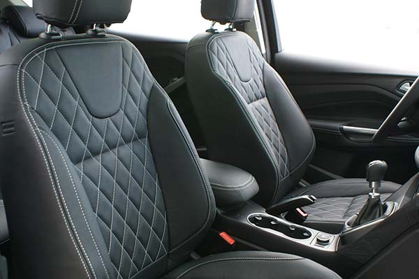 Ford Kuga Buffalino Leder Zwart Diamond Stiksel Voorstoelen