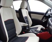 Mazda CX5 Buffalino Leder Zwart Wit Rood Geborduurd Logo Voorstoelen