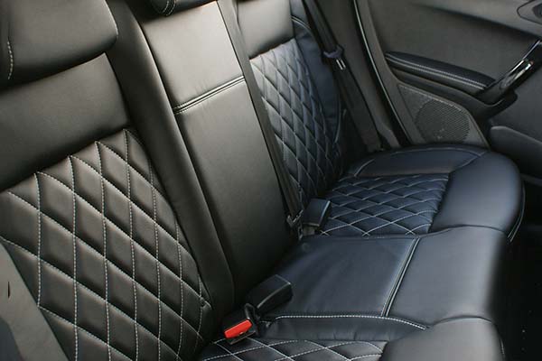 Peugeot 208 Alba eco-leather®®®®®® Zwart Diamond Stiksel Wit