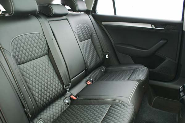 Skoda Superb Alba eco-leather®®®®®® Zwart Diamond Stiksel Achterbank