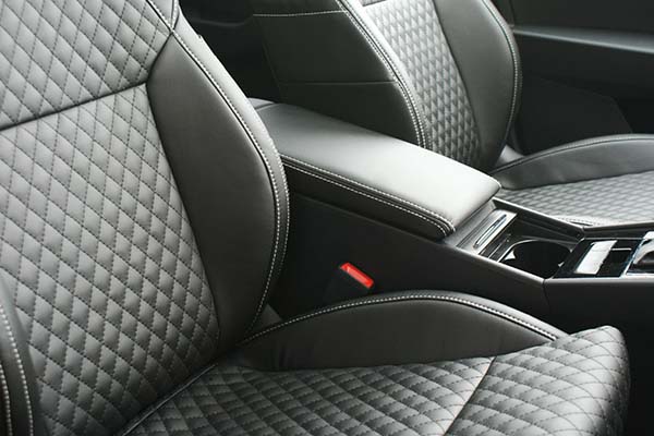 Skoda Superb Alba eco-leather®®®®®® Zwart Diamond Stiksel Detail