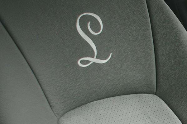 Suzuki Celerio Alba eco-leather®®®®®® Grijs Suede Borduring Logo