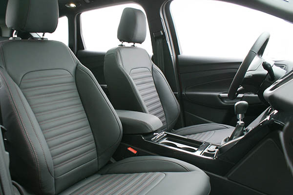 Ford Kuga Alba Nappa leder Zwart Voorstoelen