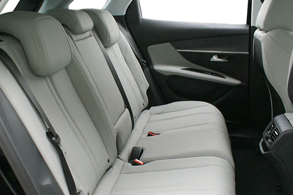 Peugeot 3008 Alba eco-leather®®®®®® Titaniumgrijs Achterbank