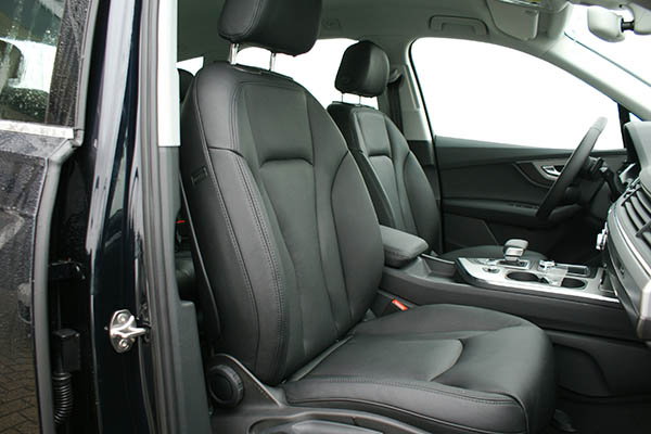 Audi Q7, Alba Buffalino Leder Zwart voorstoelen