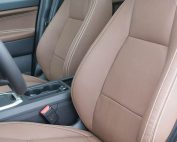 Land Rover Discovery Sport, Alba Buffalino Leder Nougat Bruin Wit stiksel voorstoelen