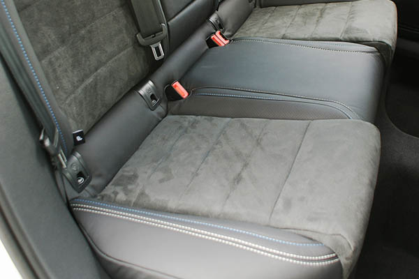 Volkswagen Golf GTE, Alba Buffalino leder Zwart met Zwart Alcantara Achterbank detail