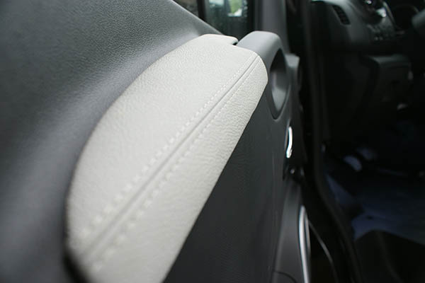 Opel Vivaro, Alba eco-leather®®®®®® Titanium Grijs Diamond Armlegger