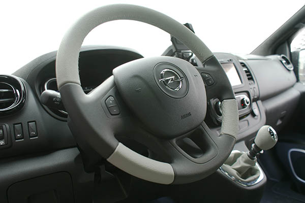 Opel Vivaro, Alba eco-leather®®®®®® Titanium Grijs Diamond Stuurwiel