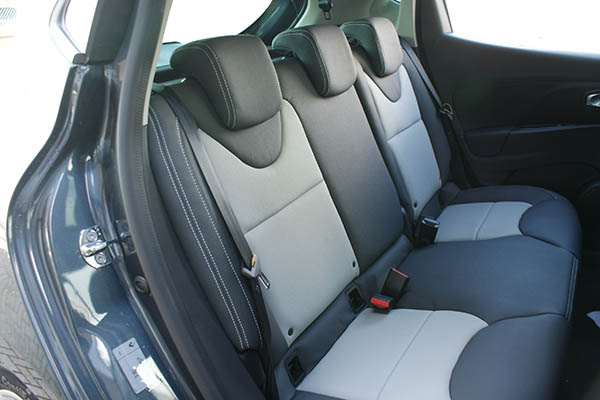 Renault Clio, Alba eco-leather®®®®®® Antraciet met Titanium grijs achterbank