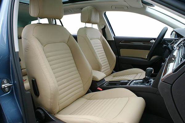 Volkswagen Passat, Alba eco-nappa Samt Beige voorstoelen