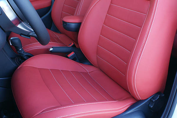 Volkswagen Polo GT, Alba Buffalino Leder Rood met wit stiksel detail