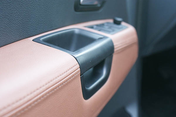 Volkswagen Amarok, Alba eco-leather®®®®®® Kaneelbruin deurpaneel
