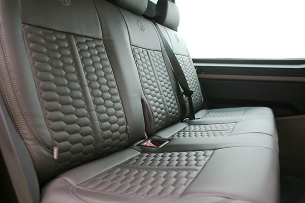 Volkswagen Transporter T6, Alba eco-leather®®®®®® antraciet met honingraat achterbank