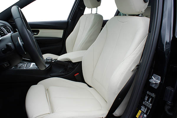 BMW 3-serie F30, Alba Buffalino Leder Wit voorstoelen