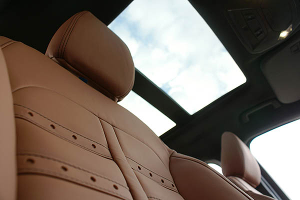 Ford Kuga, Alba Cognac Nappa Leder in Ferrari Design detail interieur