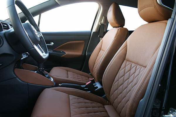 Nissan Micra, Alba eco-leather®®®®®® Kaneelbruin met diamond patroon en geborduurd logo voorstoelen