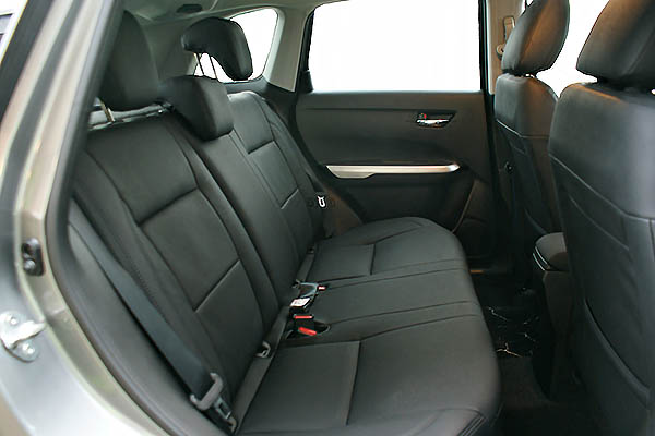 Suzuki Vitara, Alba eco-leather®®®®®® Zwart Achterbank