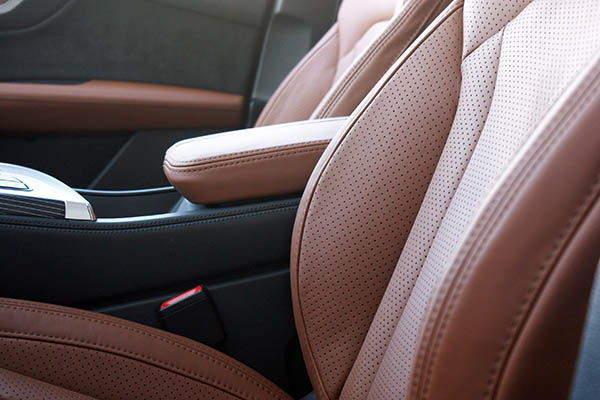 Audi SQ7, Alba Origineel Audi Nappa Leder Valcona Cognac Voorstoelen Detail