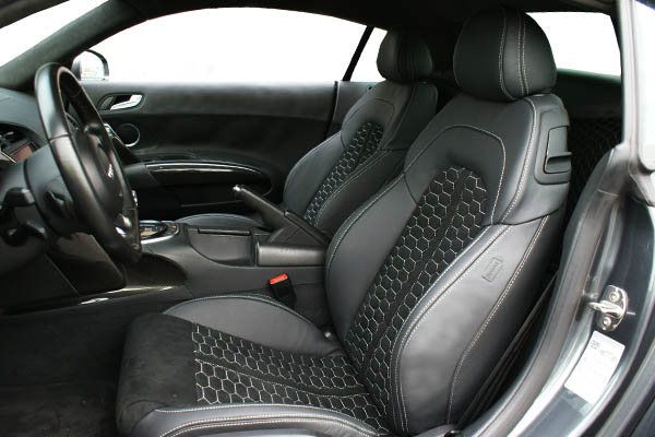 Audi R8 Zwart Nappa Leder met Zwart Alcantara en Honingraat patroon