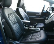 Chevrolet Bolt Opel Ampera-E Alba eco-nappa zwart diamond patroon blauw stiksel voorstoelen