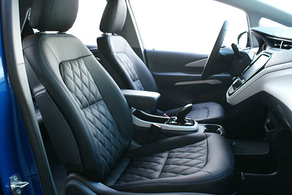 Chevrolet Bolt Opel Ampera-E Alba eco-nappa zwart diamond patroon blauw stiksel voorstoelen