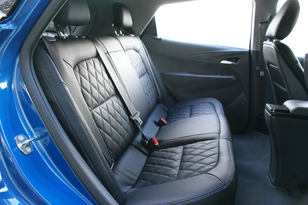 Chevrolet Bolt Opel Ampera-E Alba eco-nappa zwart diamond patroon blauw stiksel achterbank