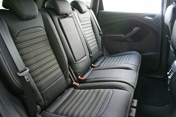 Ford Kuga Alba eco-leather®®®®®® Zwart Geel stiksel achterbank detail