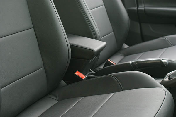 Volkswagen Polo 2018 Alba Buffalino Leder Zwart Interieur Inbouw Voorstoelen Detail