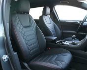 Ford Mondeo Alba Zwart Buffalino Leder met rood stiksel en Speciaal Design Voorstoelen