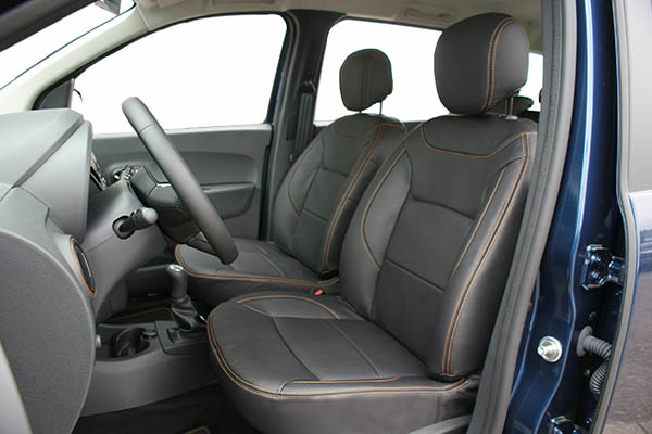 Dacia Lodgy Stepway Alba Leder Inbouw Interieur Zwart Buffalino Voorstoel