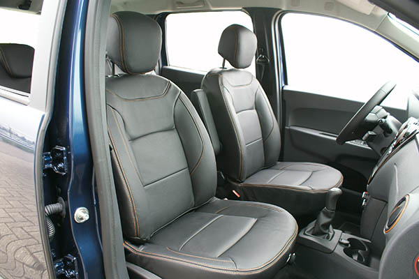 Dacia Lodgy Stepway Alba Leder Inbouw Interieur Zwart Buffalino Voorstoelen