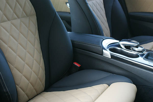 Mercedes Benz C-Klasse W205 Alba eco-leather®®®®®® Zwart Beige Diamond Logo Voorstoelen Detail