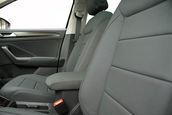 Volkswagen T-Roc Alba eco-leather®®®®®® antraciet voorstoelen detail