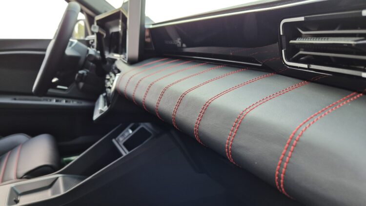 Renault 5 leather