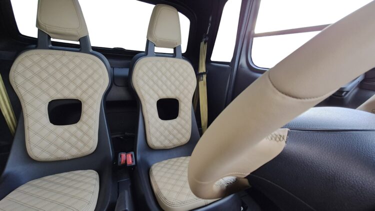 Opel E-rocks bekleden lederinbouw tuning