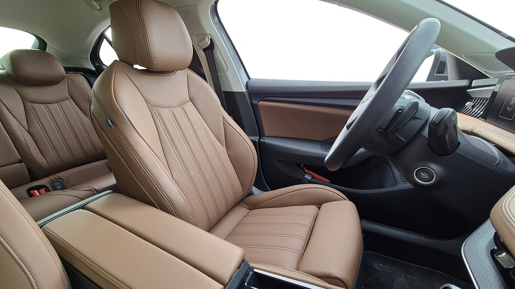 Alba-autmotive-leer-afwerkingen-interieur-verticaal