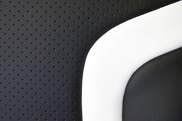 Alba-eco-leather-Zwart-Perforatie