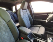 Audi Q4 met zwart leder en suede
