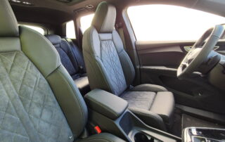Audi Q4 met zwart leder en suede
