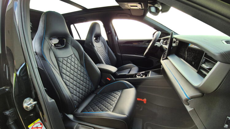 vw Tayron met nappa zwart , GTE bl.