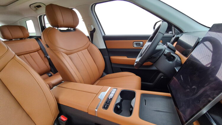 Jaecoo 9 met nappa cognac interieur