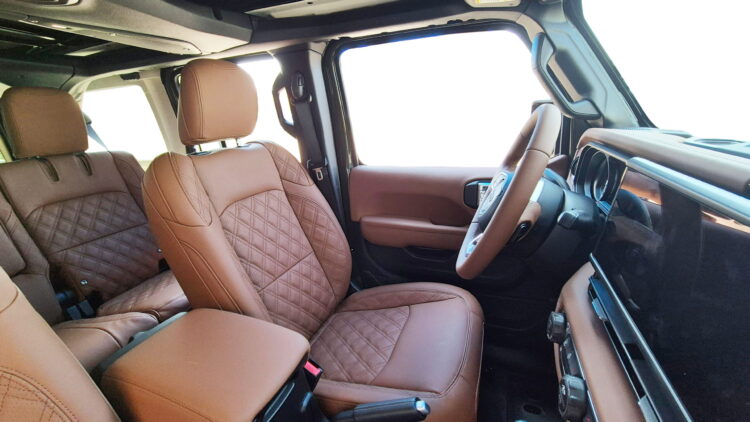Jeep Wrangler lederen interieur met Cinnamon Nappa.