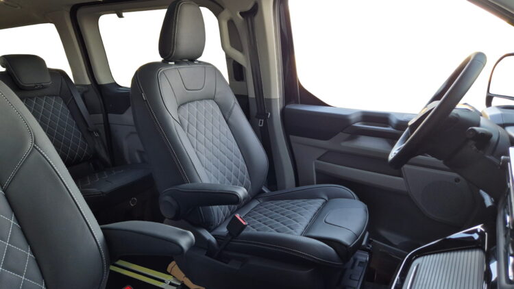 Ford Tourneo Custom met zwart leder