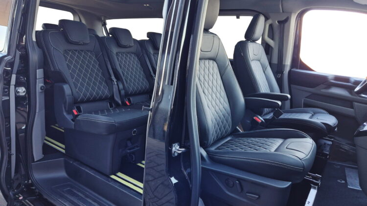 Ford Tourneo Custom met zwart leder