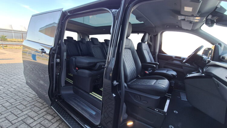 Ford Tourneo Custom met zwart leder