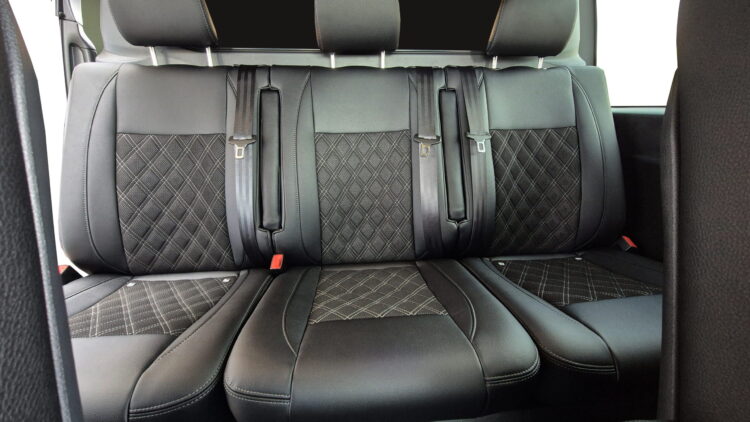 Lederinbouw Mercedes Vito met eco leder en suede + hemel.