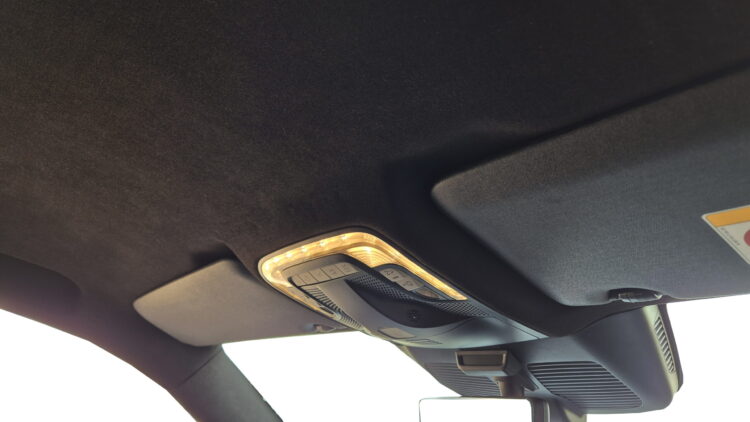 Lederinbouw Mercedes Vito met eco leder en suede + hemel.